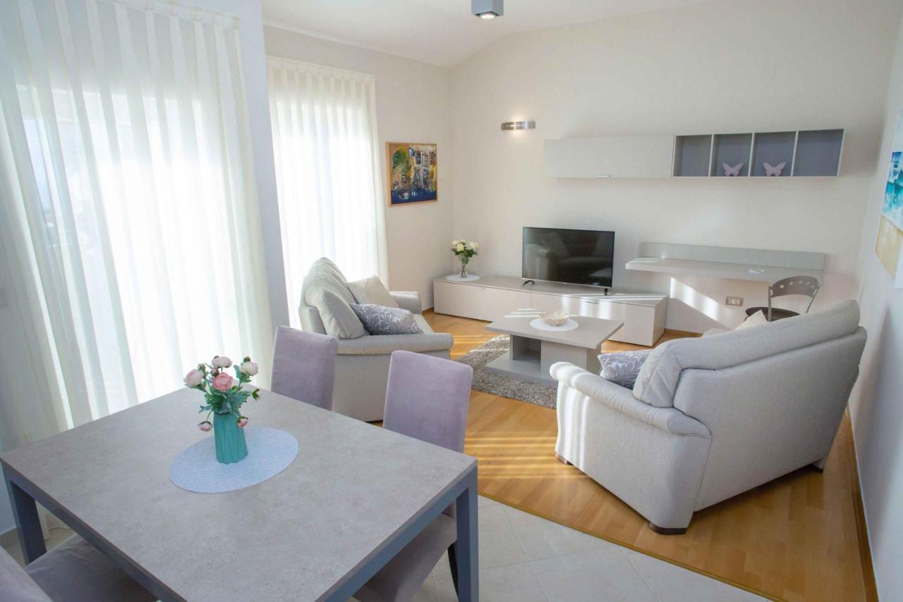 Appartamento Kings View Sarkic Novaglia Esterno foto